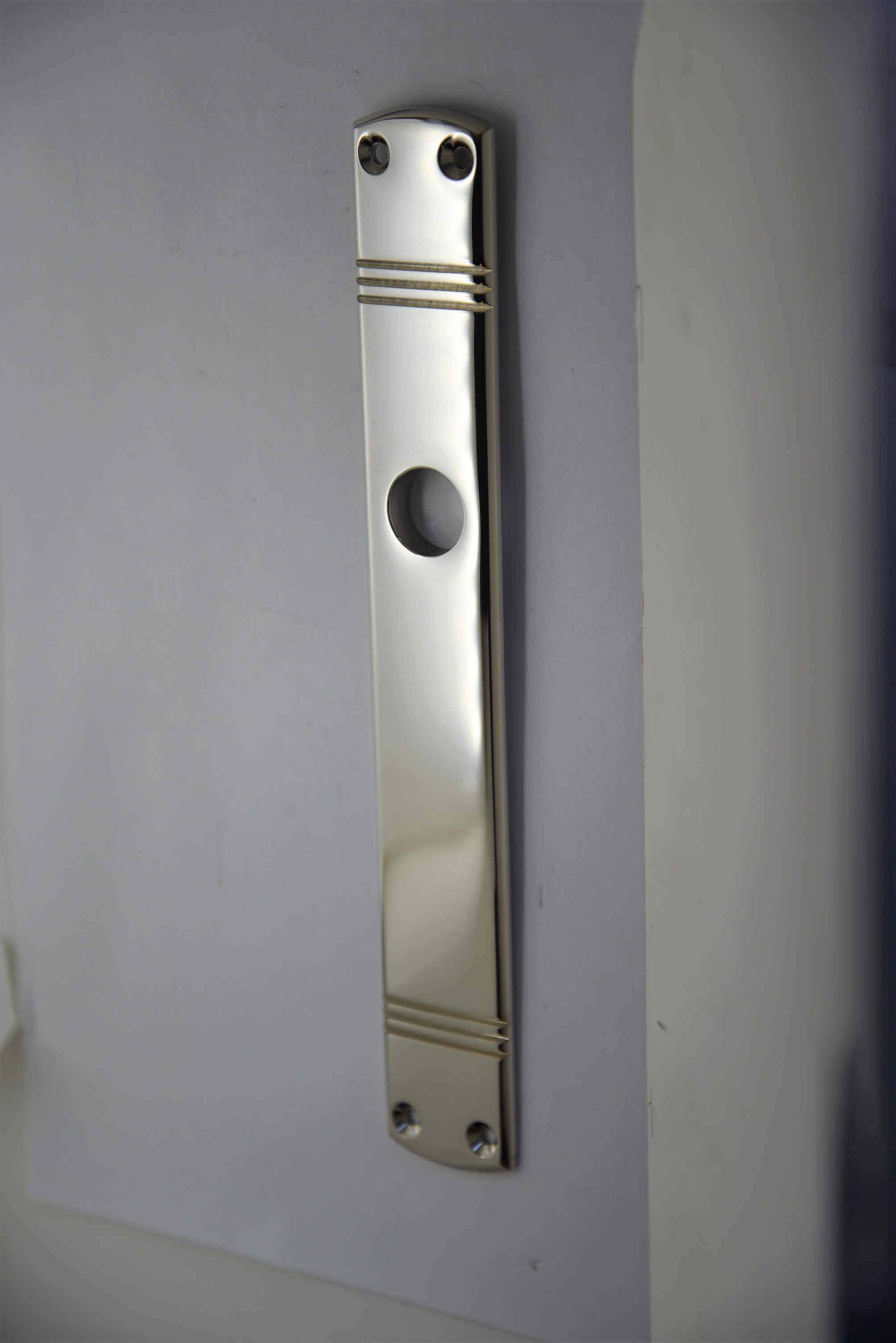 Blindtürschild in Messing Bild1