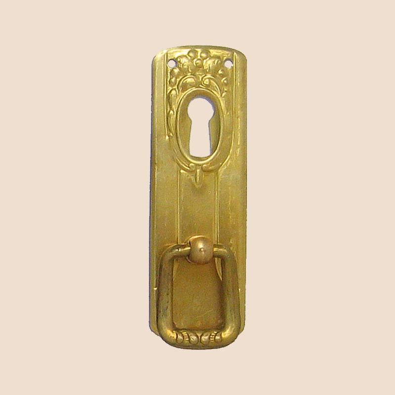 Jugendstil Möbelschild geprägt Messing MGL 26 x 80mm mit Griff und Schlüsselloch Serie JU015 Bild1