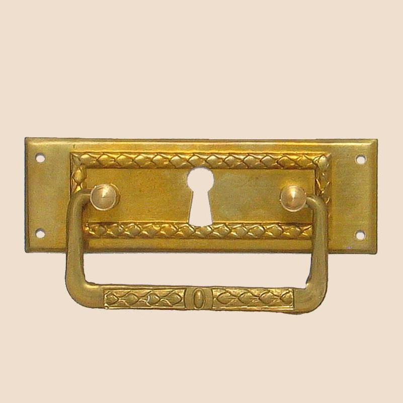 Jugendstil Möbelschild geprägt Messing MPA 94 x 30mm mit Griff und Schlüsselloch Serie JU014 Bild1