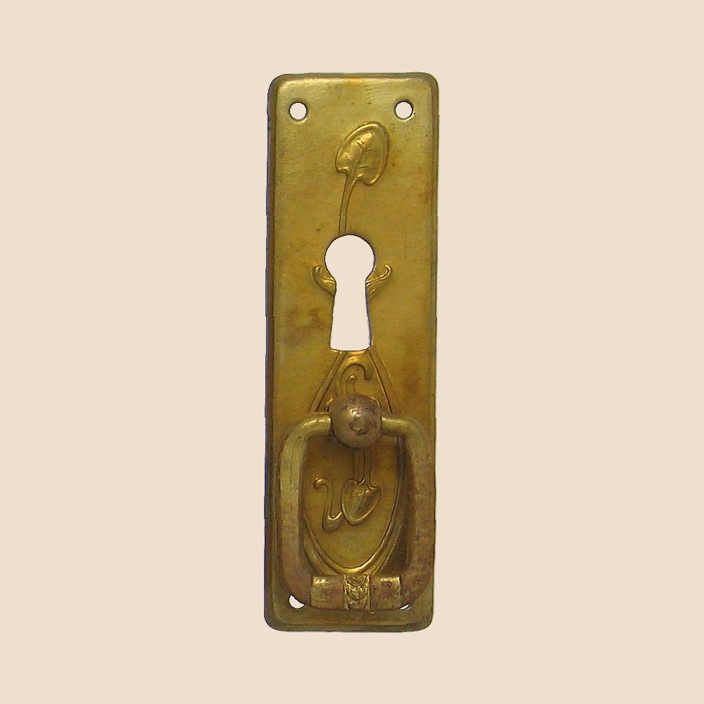 Jugendstil Möbelschild geprägt Messing MPG 24 x 80mm mit Griff und Schlüsselloch Serie JU012 Bild1