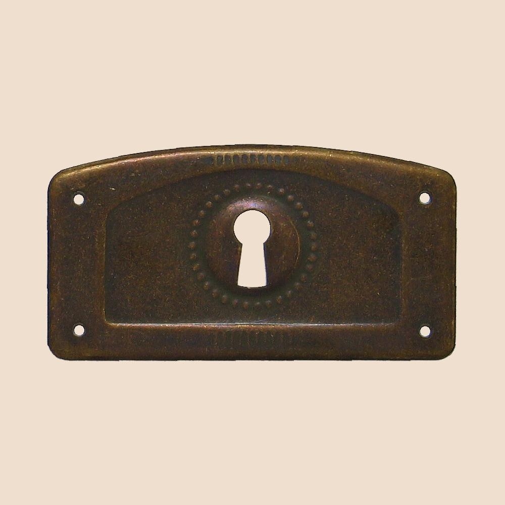 Jugendstil Möbelschild geprägt - Messing patiniert - 80 x 42 mm der Serie JU007 Bild1 Jugendstil Möbelschild geprägt Messing MPA 80 x 42mm mit Schlüsselloch Serie JU007 Bild1