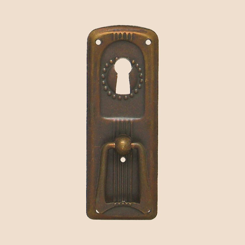 Jugendstil Möbelschild geprägt Messing MPG 29 x 80mm mit Griff und Schlüsselloch Serie JU007 Bild1