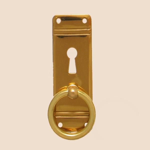 Jugendstil Möbelschild geprägt - Messing matt - 25 x 67 mm der Serie JU013 Bild1 Jugendstil Möbelschild geprägt Messing MMA 25 x 67mm mit Griff und Schlüsselloch Serie JU013 Bild1