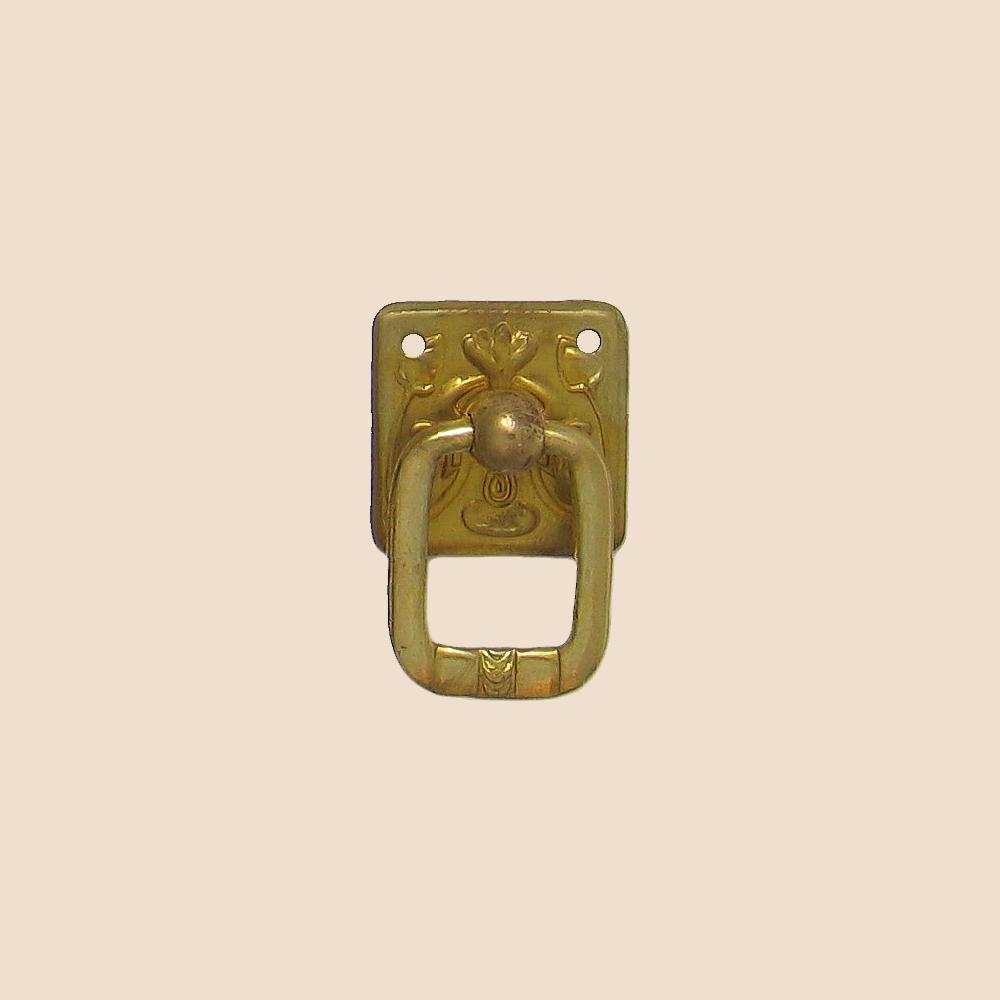 Jugendstil Möbelschild geprägt Messing MPG 25 x 25mm mit Griff Serie JU012 Bild1